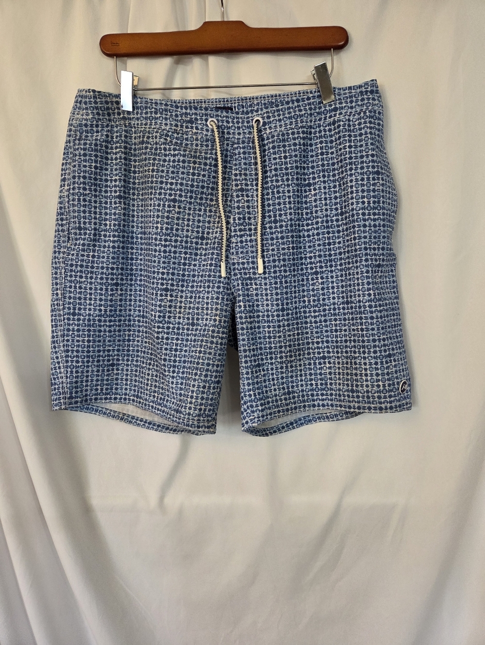 johnnie-O Blue Geo Print Swim Trunks Size L
